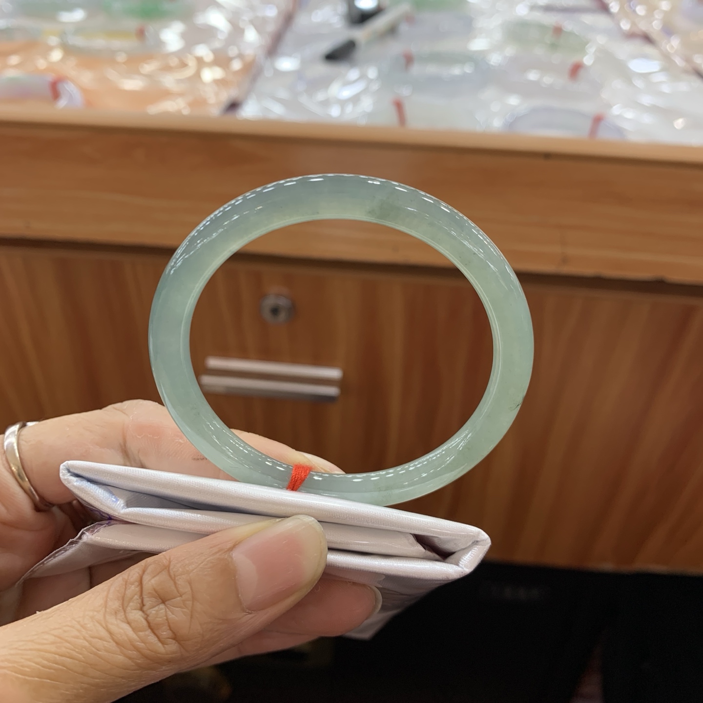 041001FN 蓝水圆条翡翠手镯 53.1-6-6.7