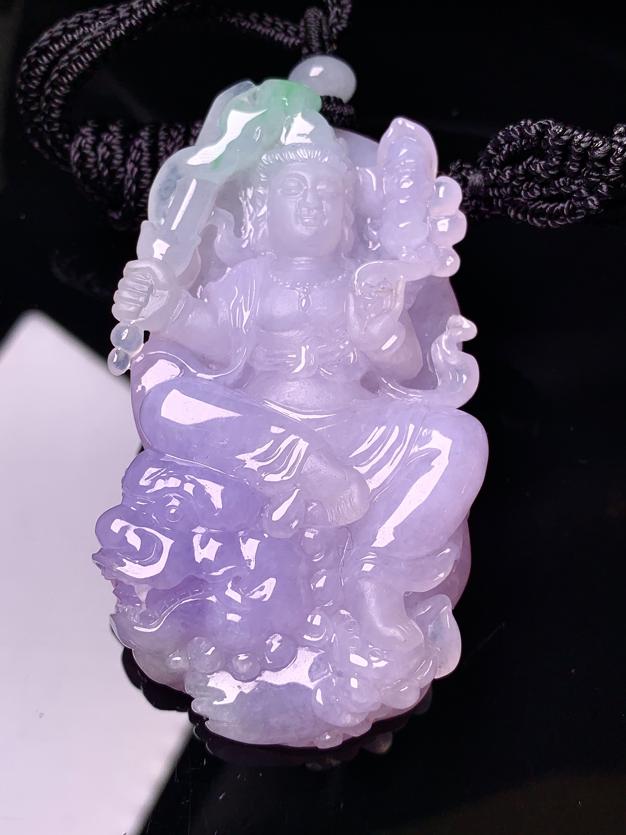 紫罗兰普贤观音菩萨吊坠 玉质细腻 色泽艳丽清新 水润亮眼 整体尺寸65.2*36*11.8w1