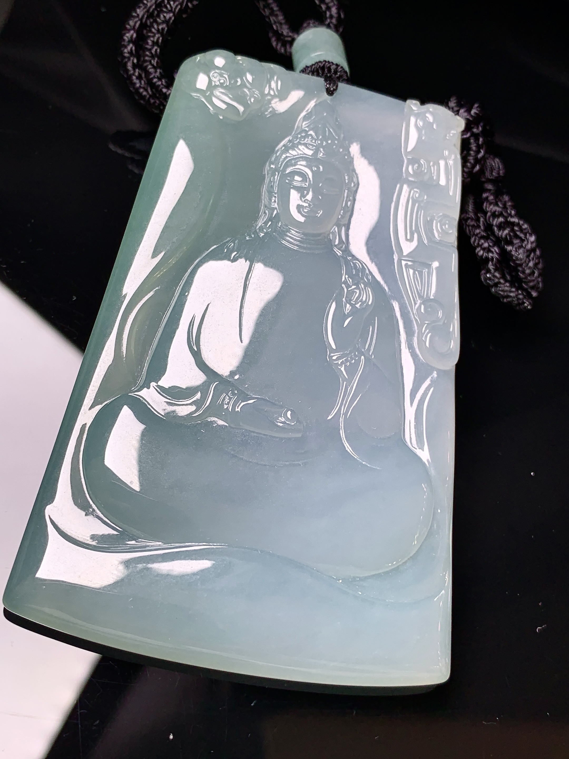 冰种观音菩萨吊坠 玉质细腻 色泽艳丽清新 水润亮眼 整体尺寸71.5*47.2*5.6L1