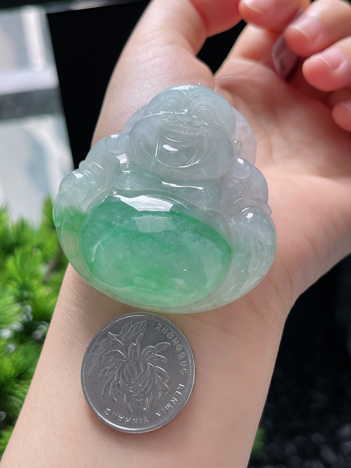 翡翠冰糯种飘绿佛公吊坠