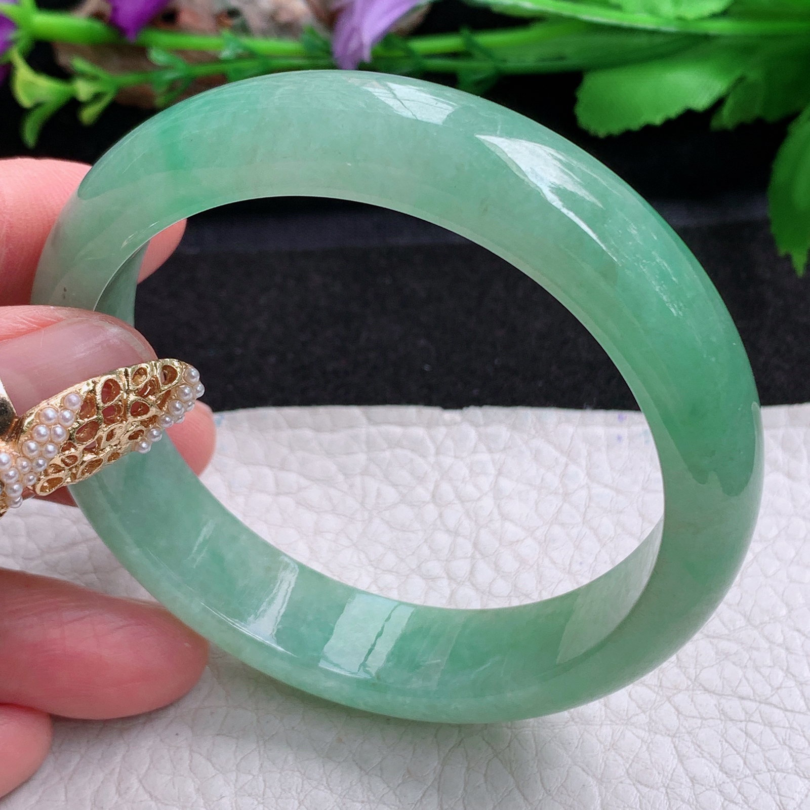 js实拍57*13.8*7.8平安镯 天然缅甸翡翠a货手镯满绿正圈玉镯子