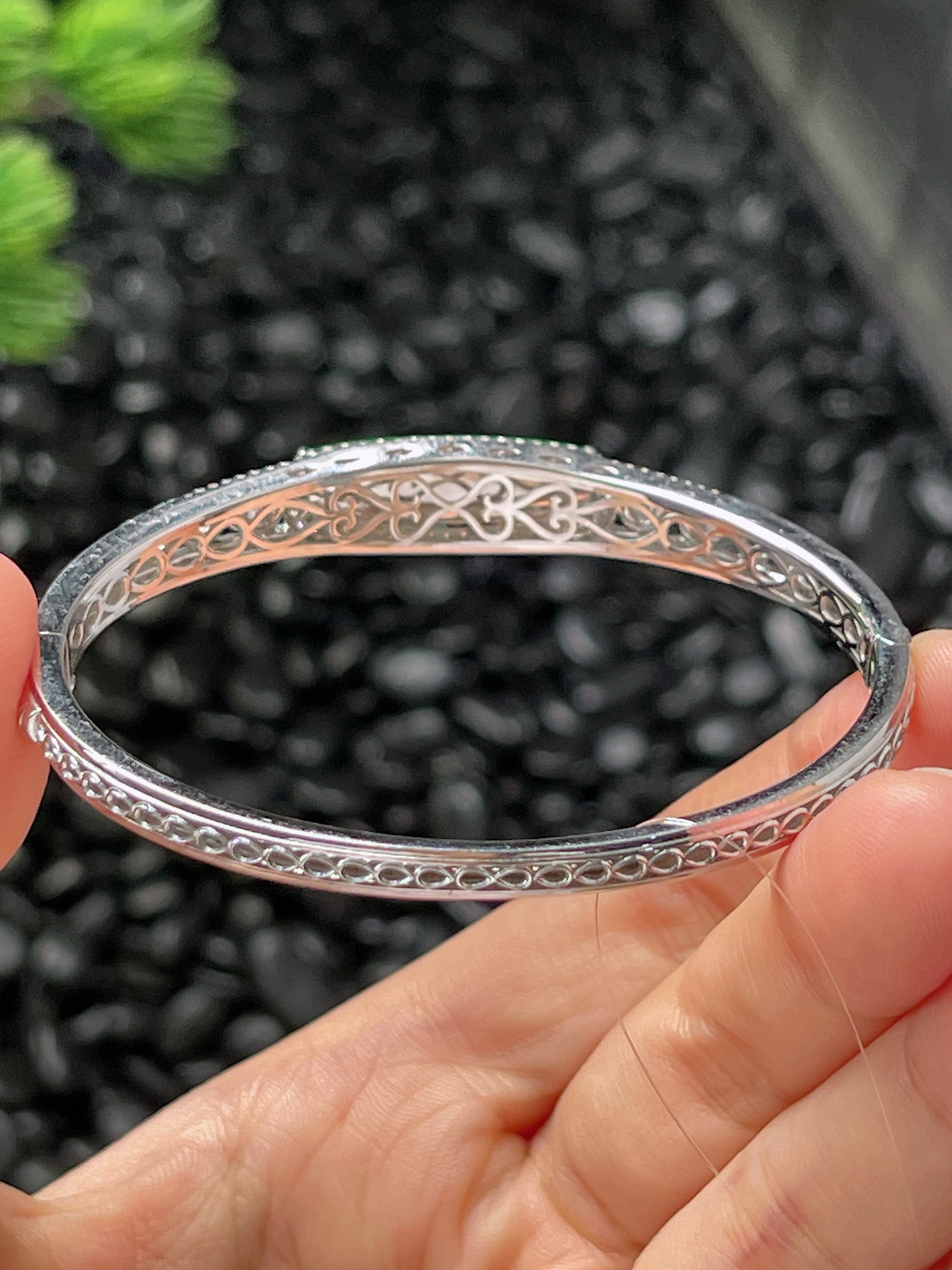 贵妃镯56圈口，翡翠冰糯种满绿手镯