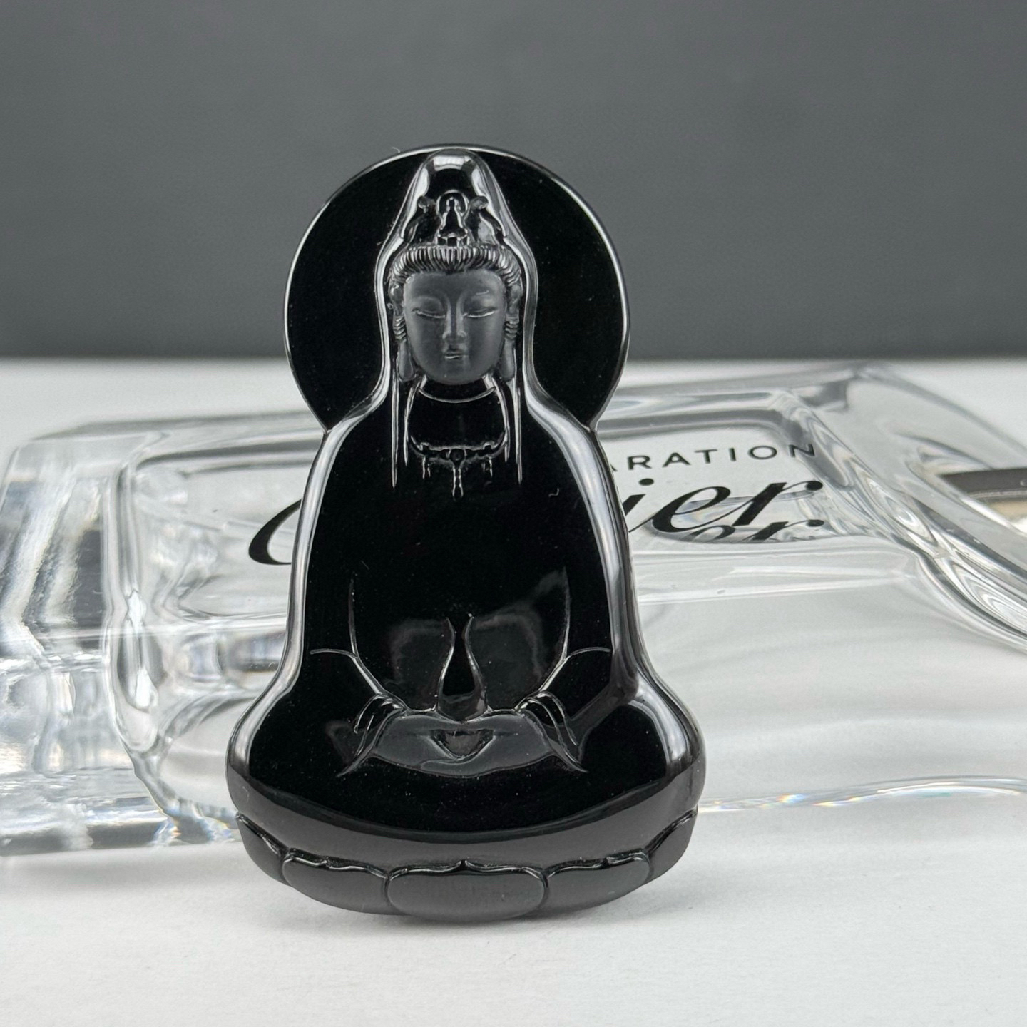 墨翠素衣观音 种好色正 黑度极好 打灯通透 油性十足  尺寸54.6