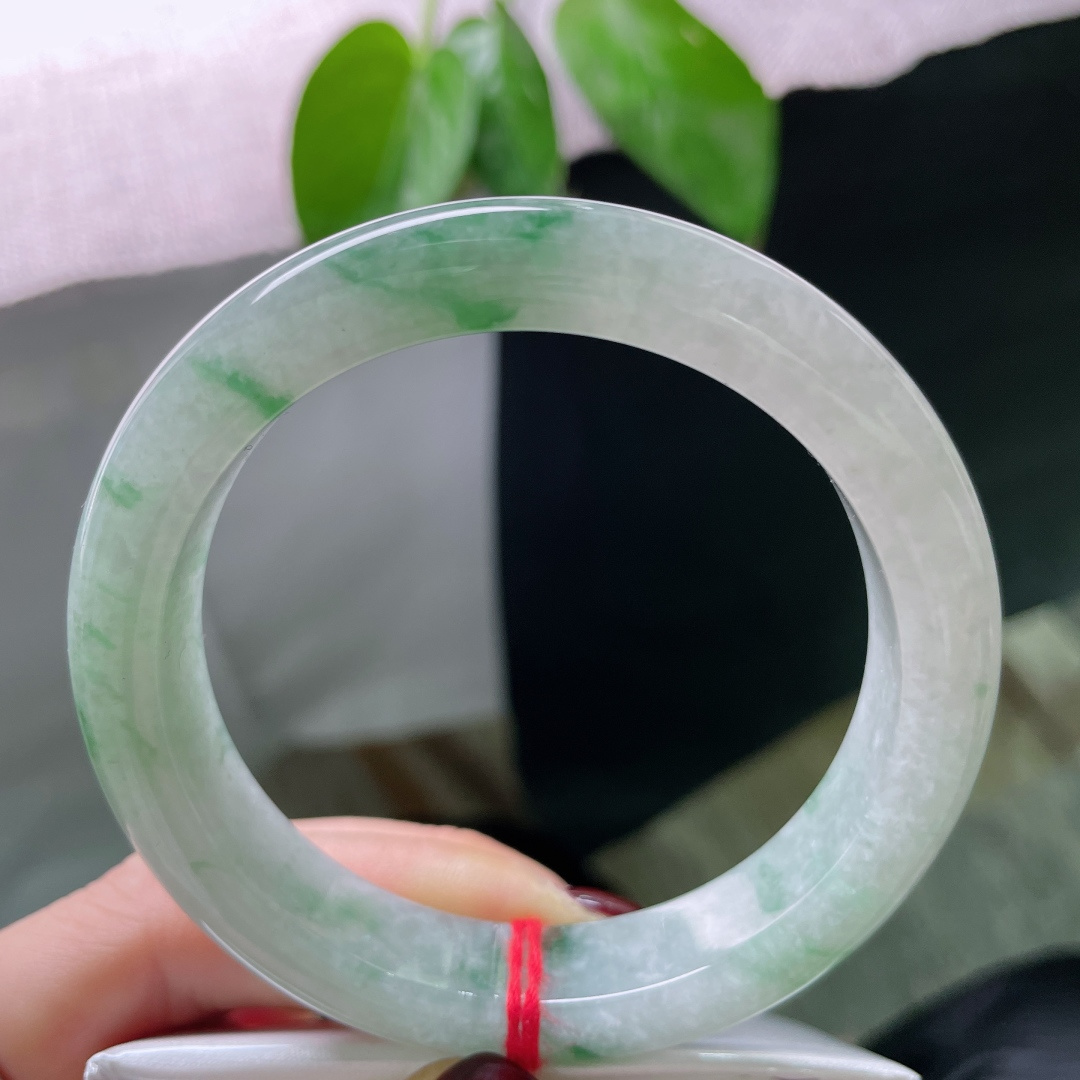 57.2/12/8.8飘花正圈，水润细腻，飘逸灵动，婉间艳丽，贵气，无裂，ss50763a