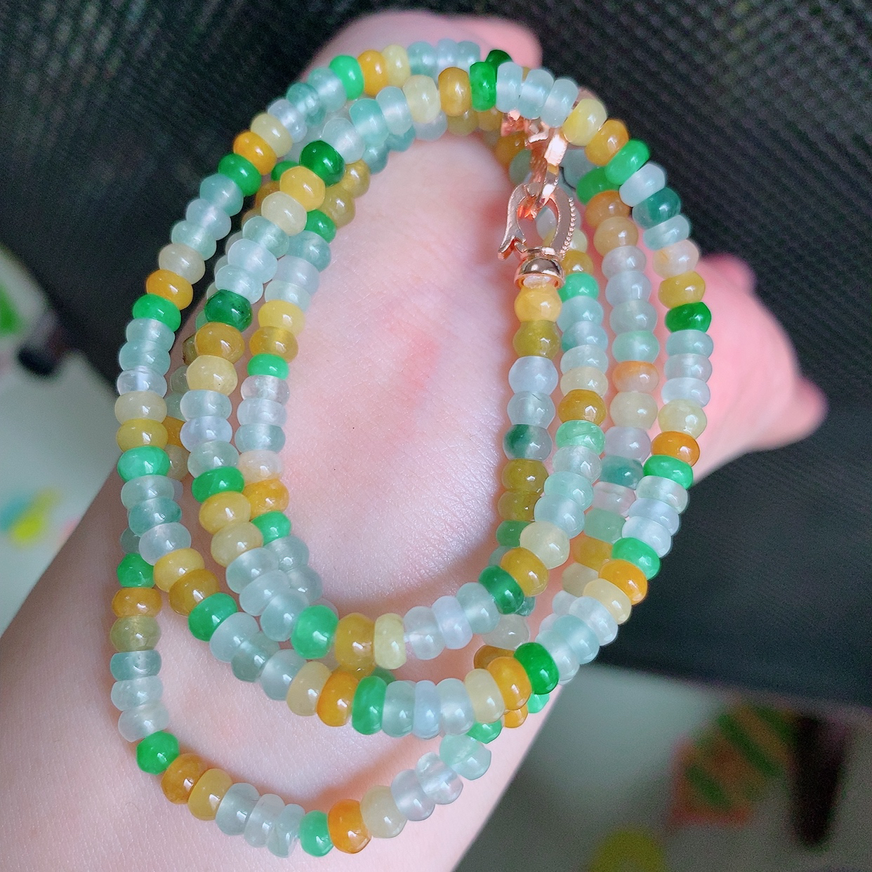 自然光实拍，冰多彩翡翠珠链，种老水足，冰清玉润  颜色漂亮  #001.1取一尺寸4.5