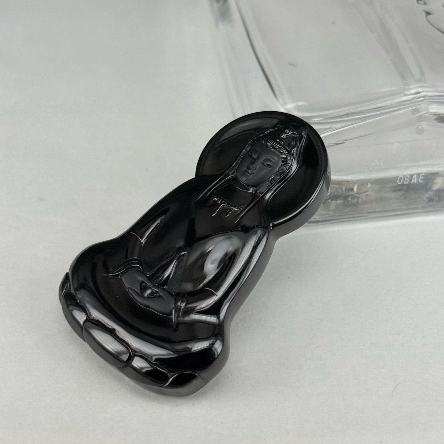 墨翠素衣观音 种好色正 黑度极好 打灯通透 油性十足  尺寸54.6