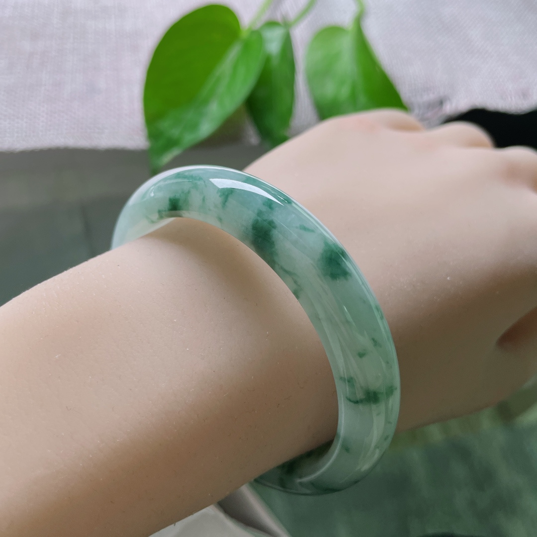 54/11.8/7.8，飘花正圈，是空山新雨后的清透，飘花是大师随意泼洒的墨痕，无裂，ss49417a