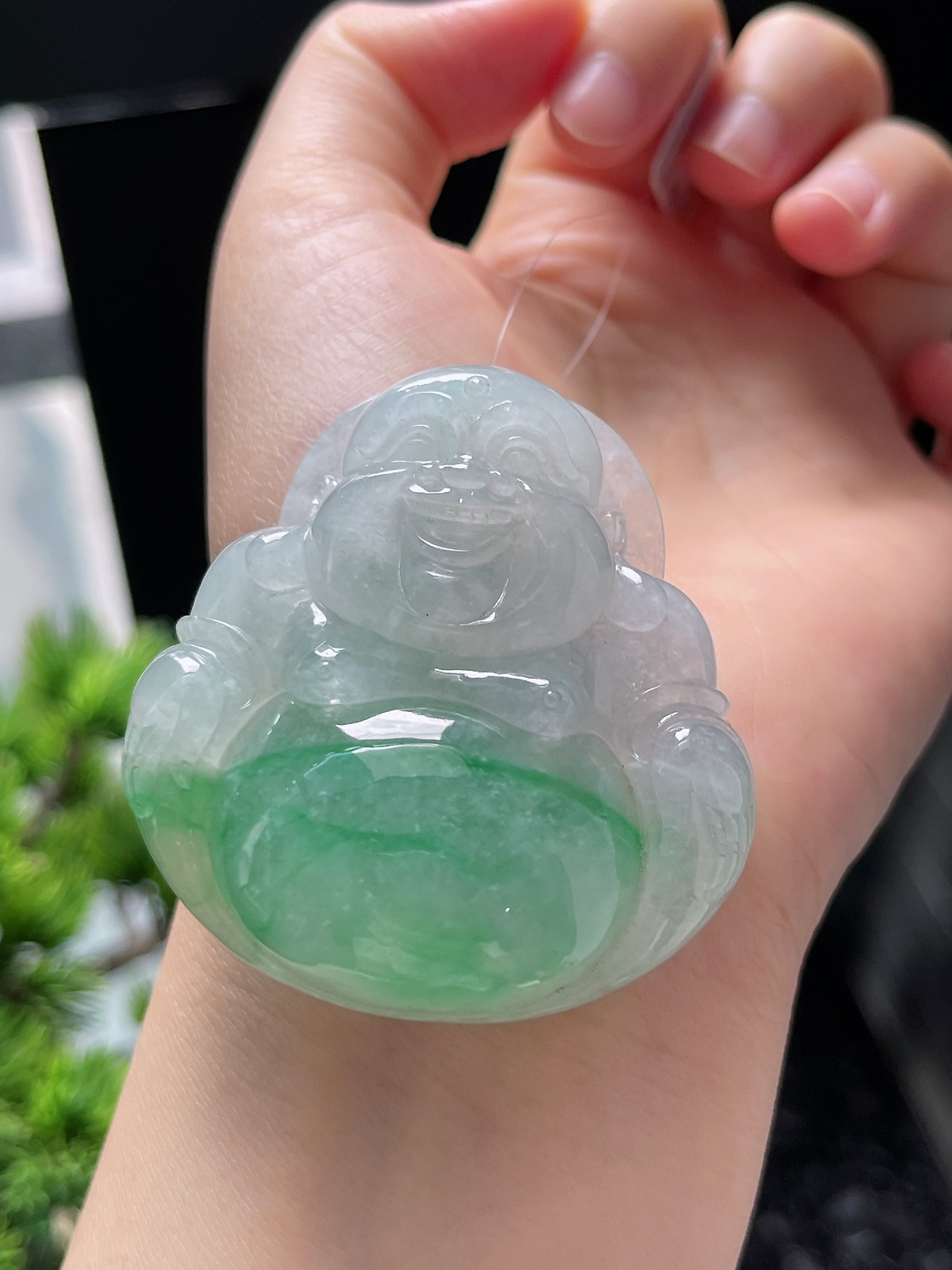 翡翠冰糯种飘绿佛公吊坠