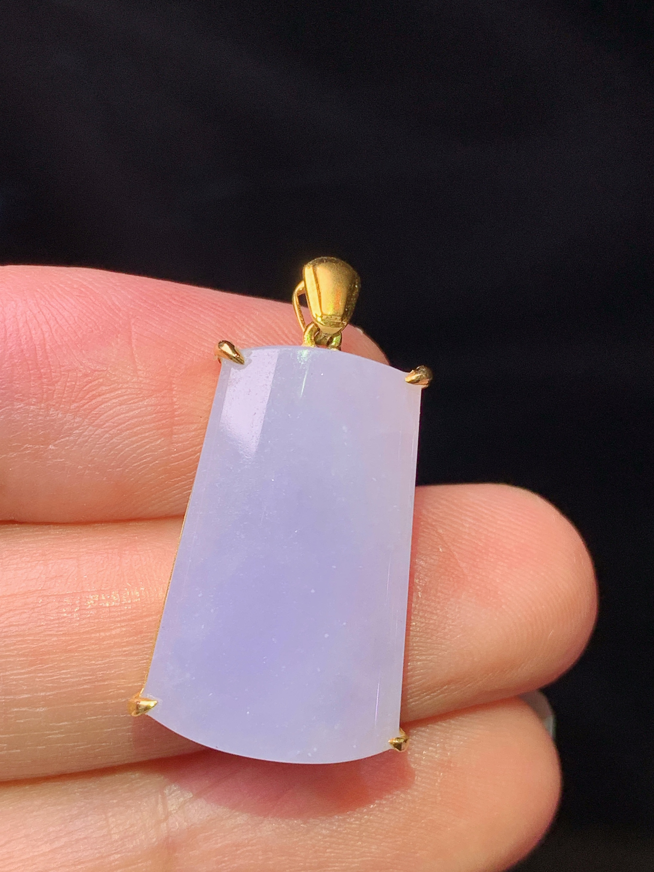 18k金镶嵌淡紫罗兰无事牌吊坠 玉质细腻 色泽艳丽清新 水润亮眼 整体尺寸27*13.3*5.8L4
