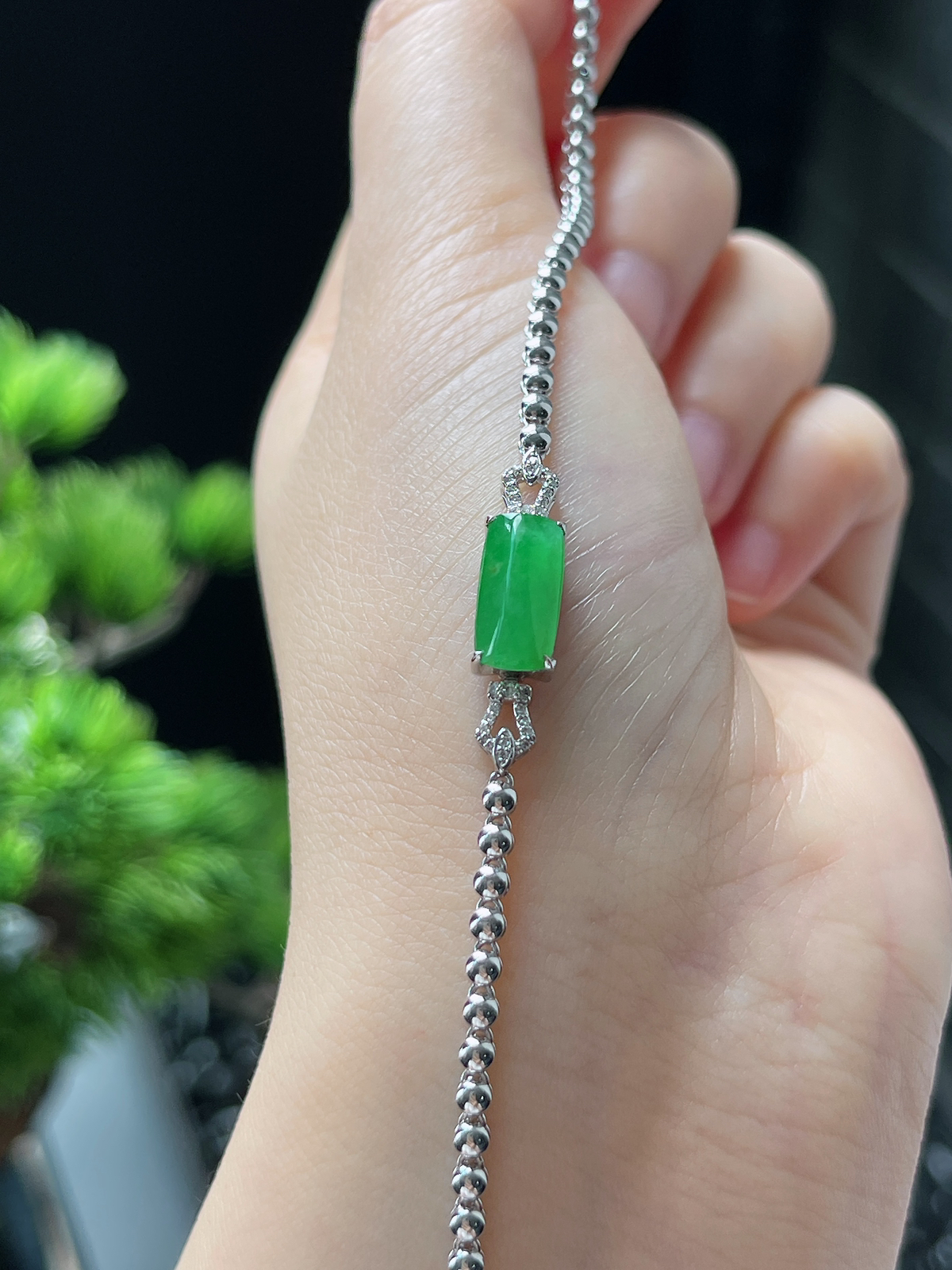 翡翠冰绿手链，印记：Au750,伴钻石