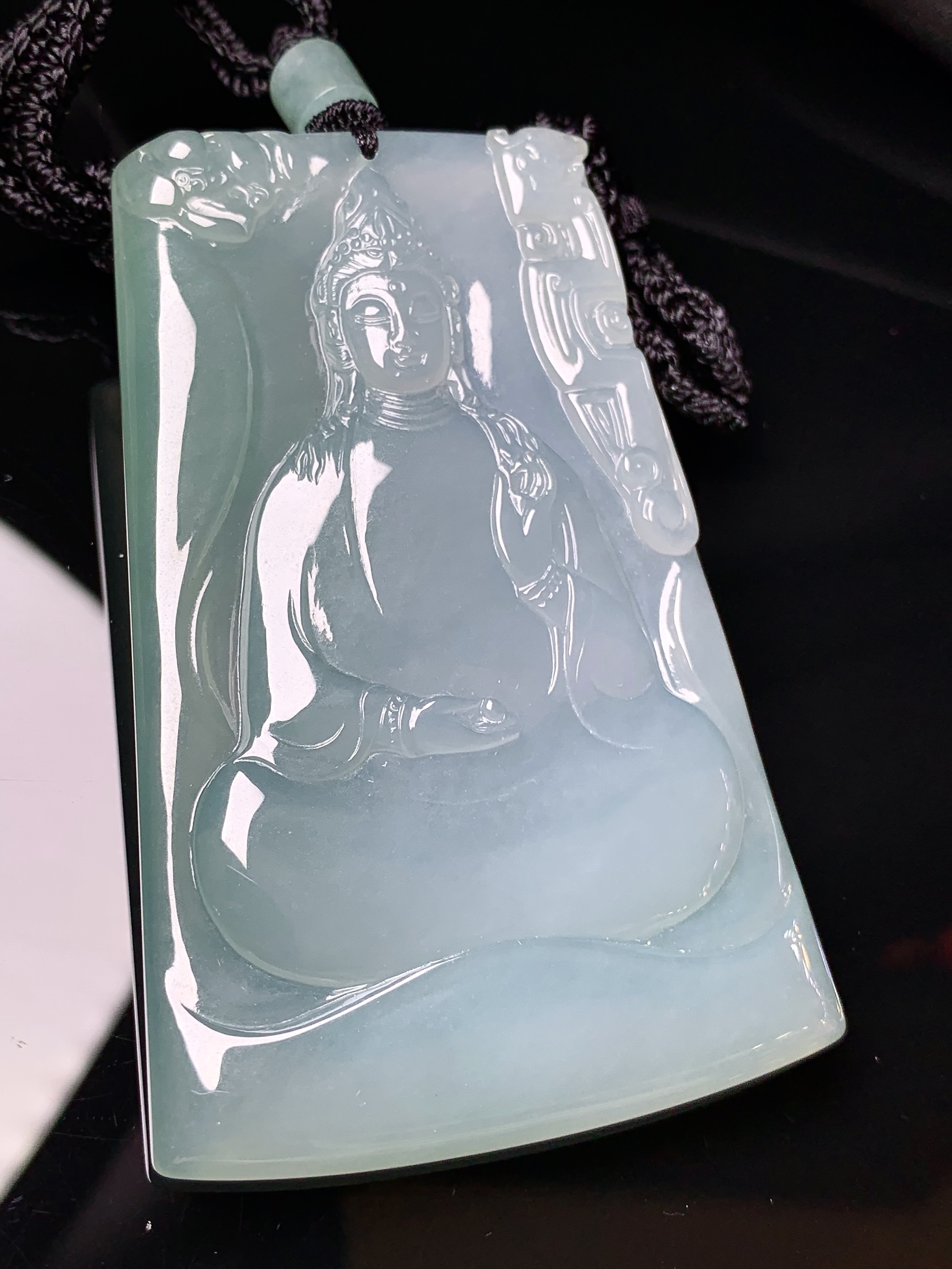 冰种观音菩萨吊坠 玉质细腻 色泽艳丽清新 水润亮眼 整体尺寸71.5*47.2*5.6L1