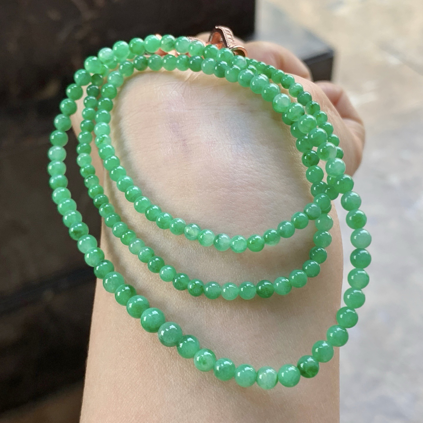 绿色珠链^_^玉质温润 色阳