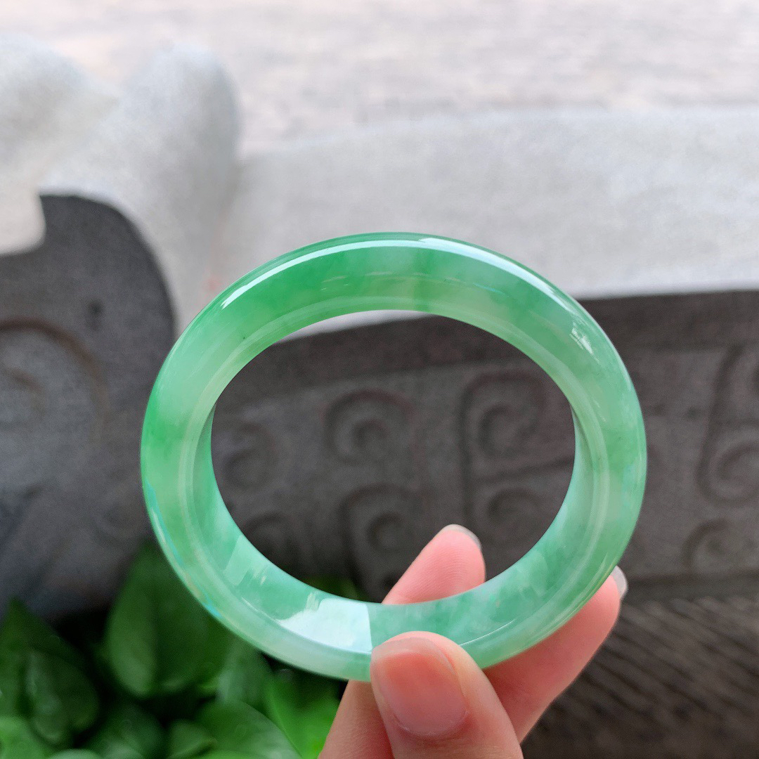 小圈口52.8-12.4-8.2【芙蓉阳绿正圈手镯】正圈52 53可戴