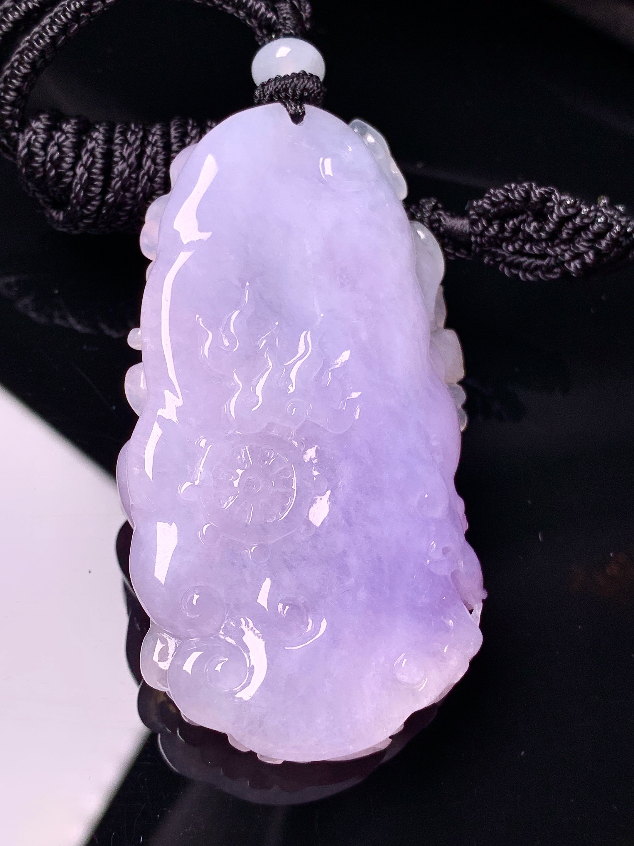 紫罗兰普贤观音菩萨吊坠 玉质细腻 色泽艳丽清新 水润亮眼 整体尺寸65.2*36*11.8w1