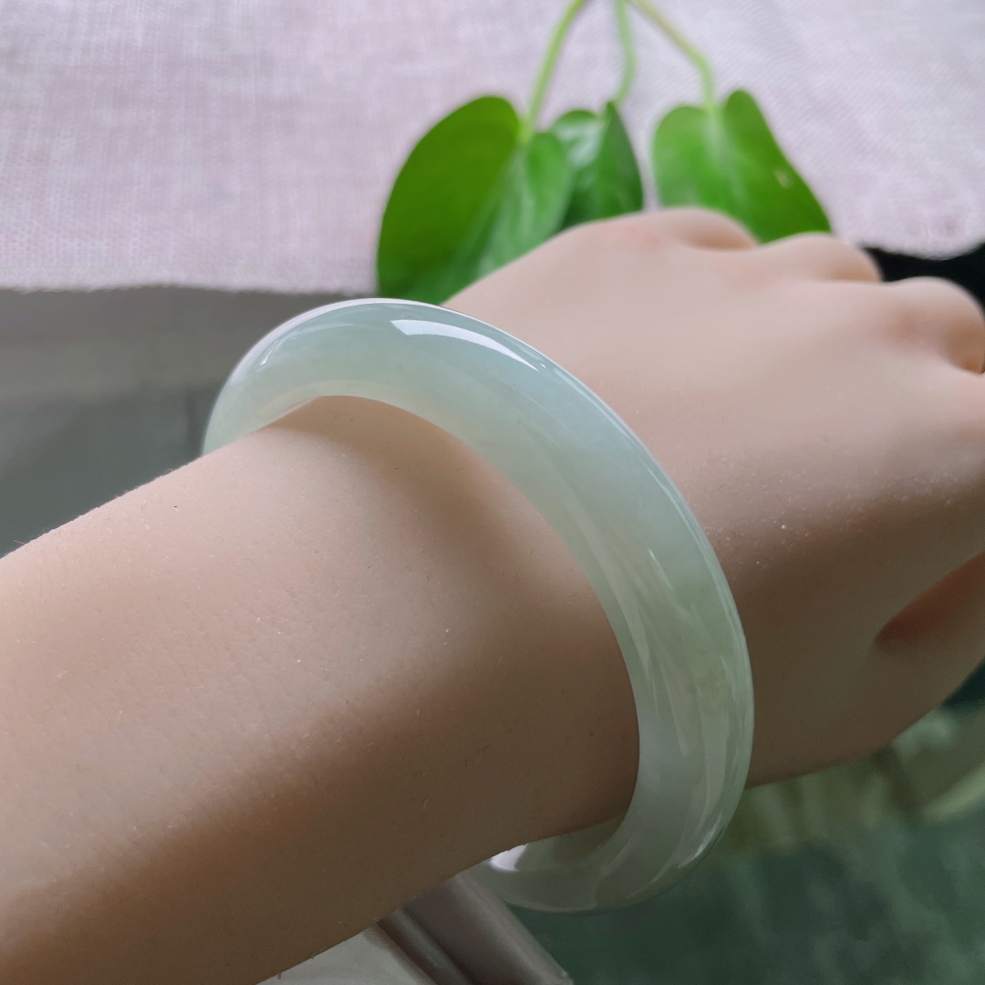 57.6/11.8/8.0，浅油正圈，水润，细腻，一点皮纹，贵气，耐看，ss49708a