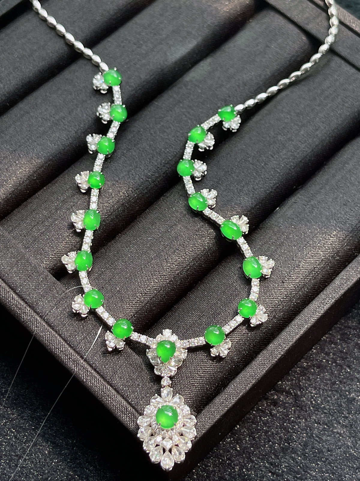 18k金 翡翠冰种绿色项链