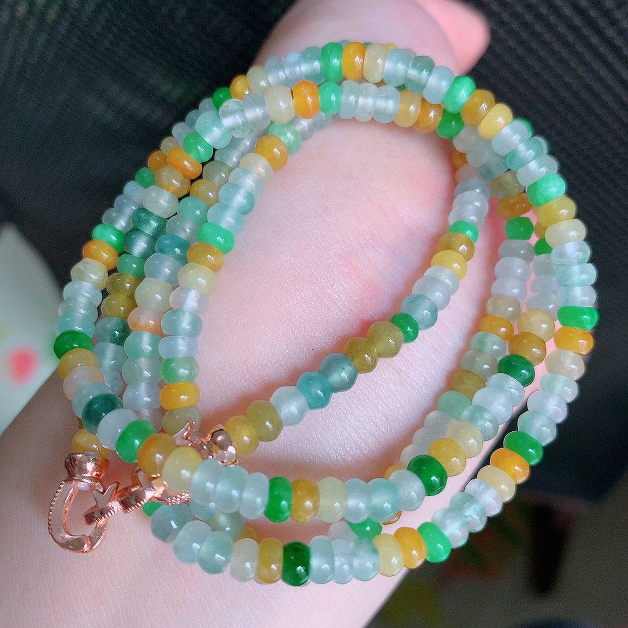 自然光实拍，冰多彩翡翠珠链，种老水足，冰清玉润  颜色漂亮  #001.1取一尺寸4.5