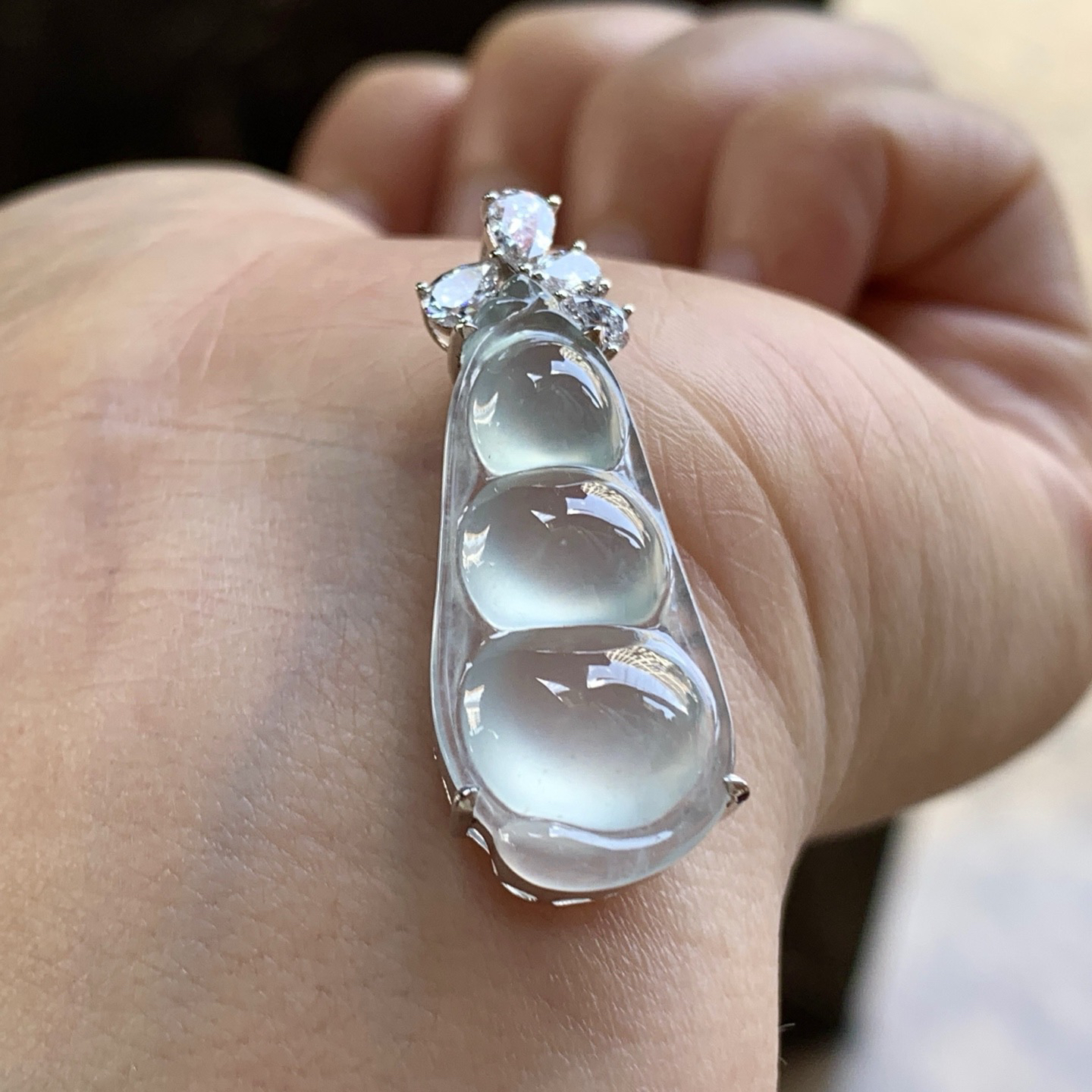 金钻镶嵌冰豆子^_^透亮 水润 尺寸27.8-12.8-4.5裸石