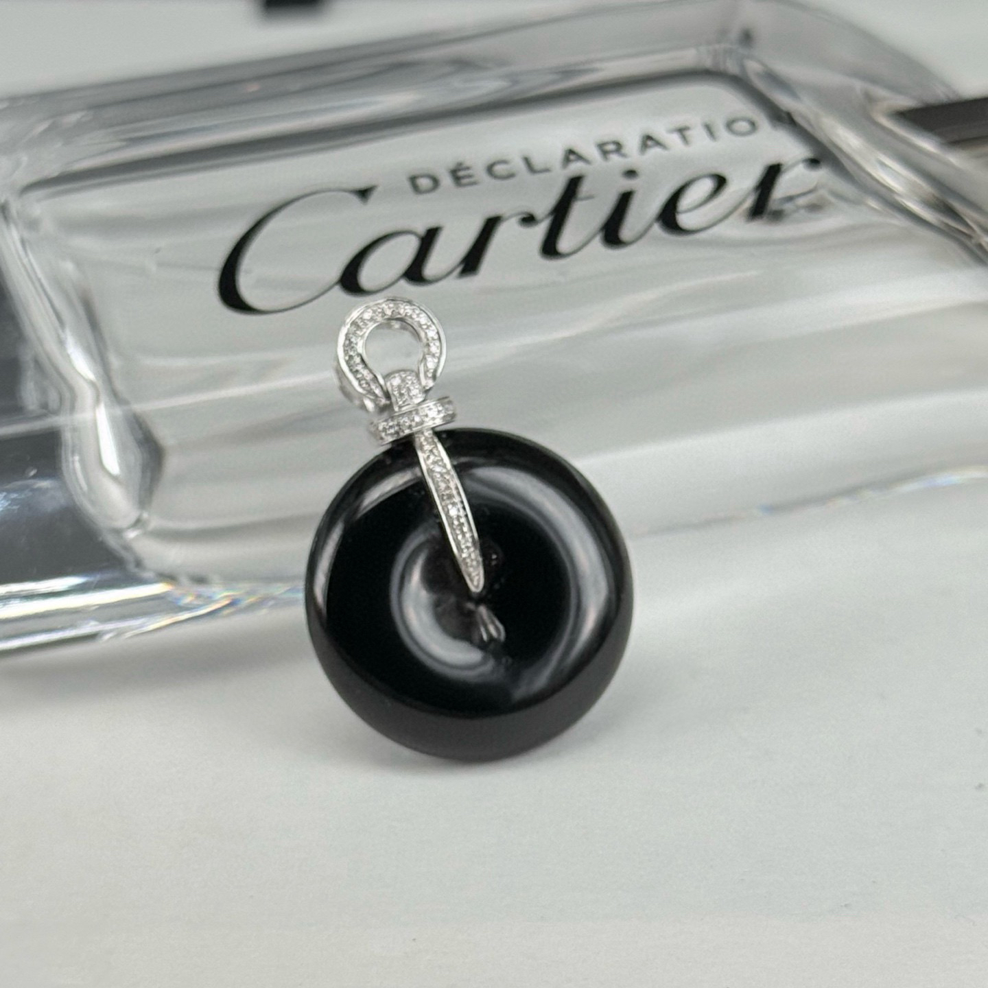 精品18k墨翠平安扣吊坠 种好色正 黑度极好 打灯通透 油性十足 尺寸30.2