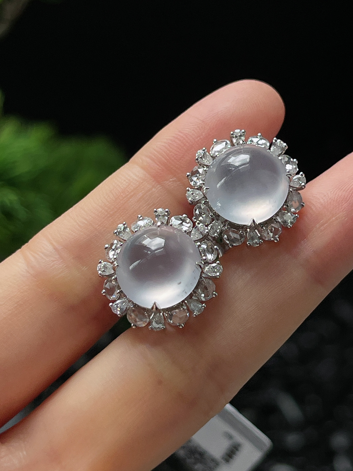 翡翠白冰耳钉，印记：Au750,伴钻石