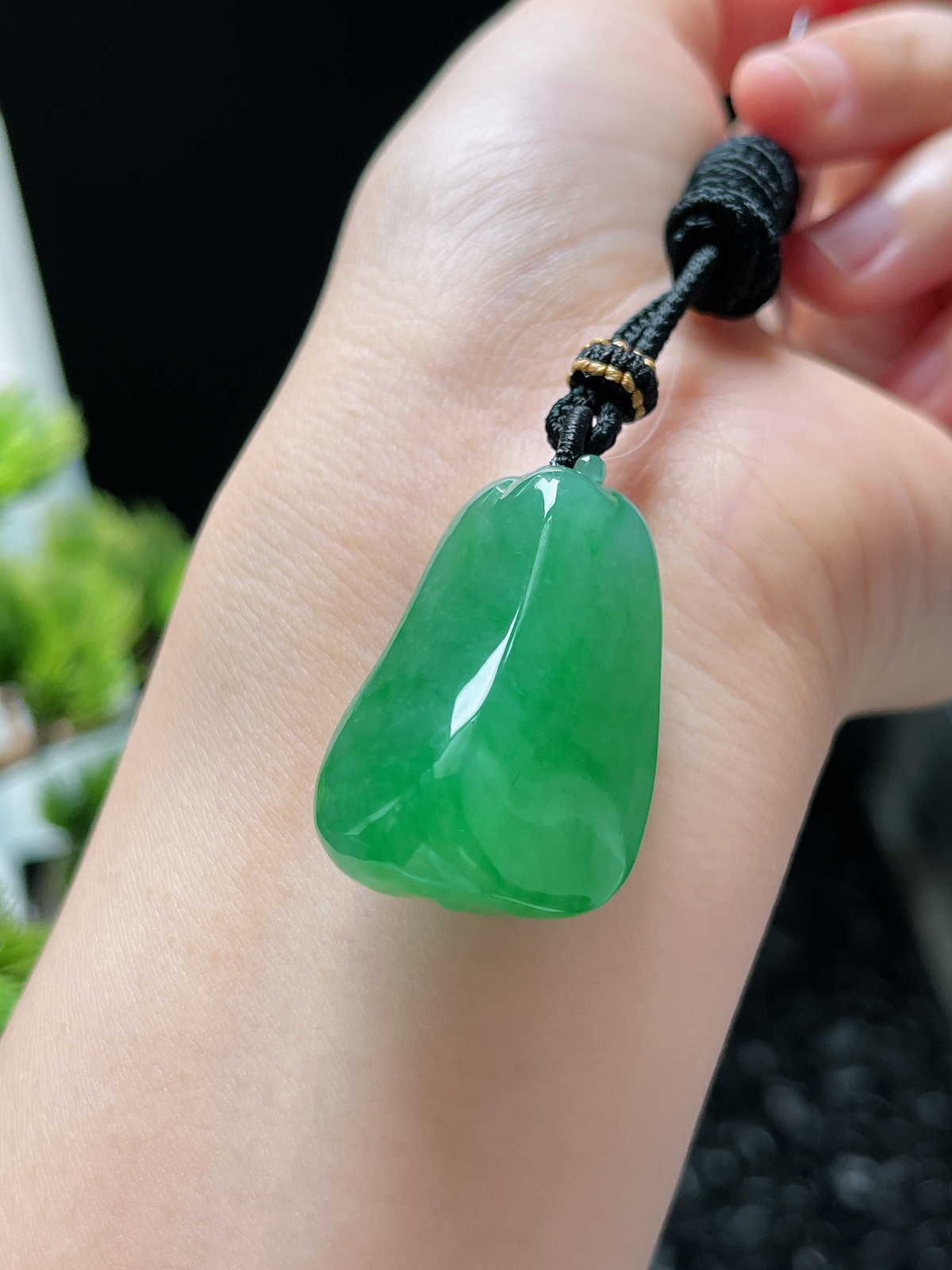 翡翠冰糯种满绿福瓜挂件