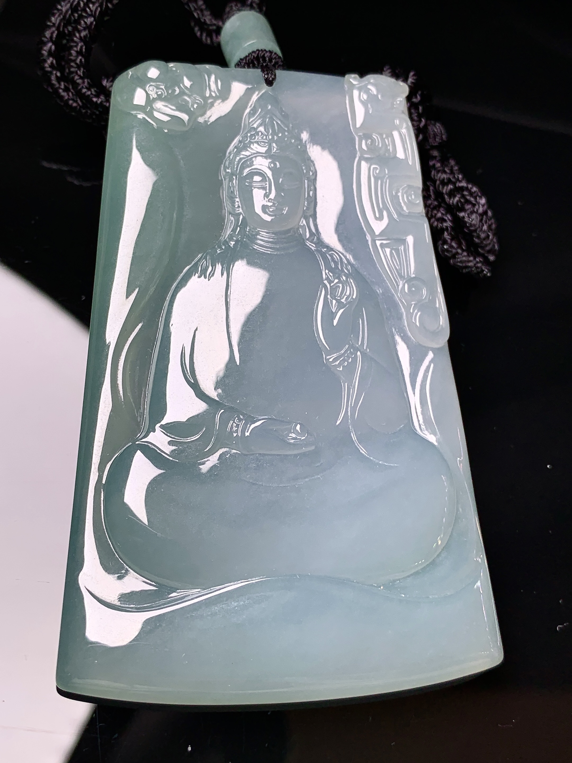 冰种观音菩萨吊坠 玉质细腻 色泽艳丽清新 水润亮眼 整体尺寸71.5*47.2*5.6L1