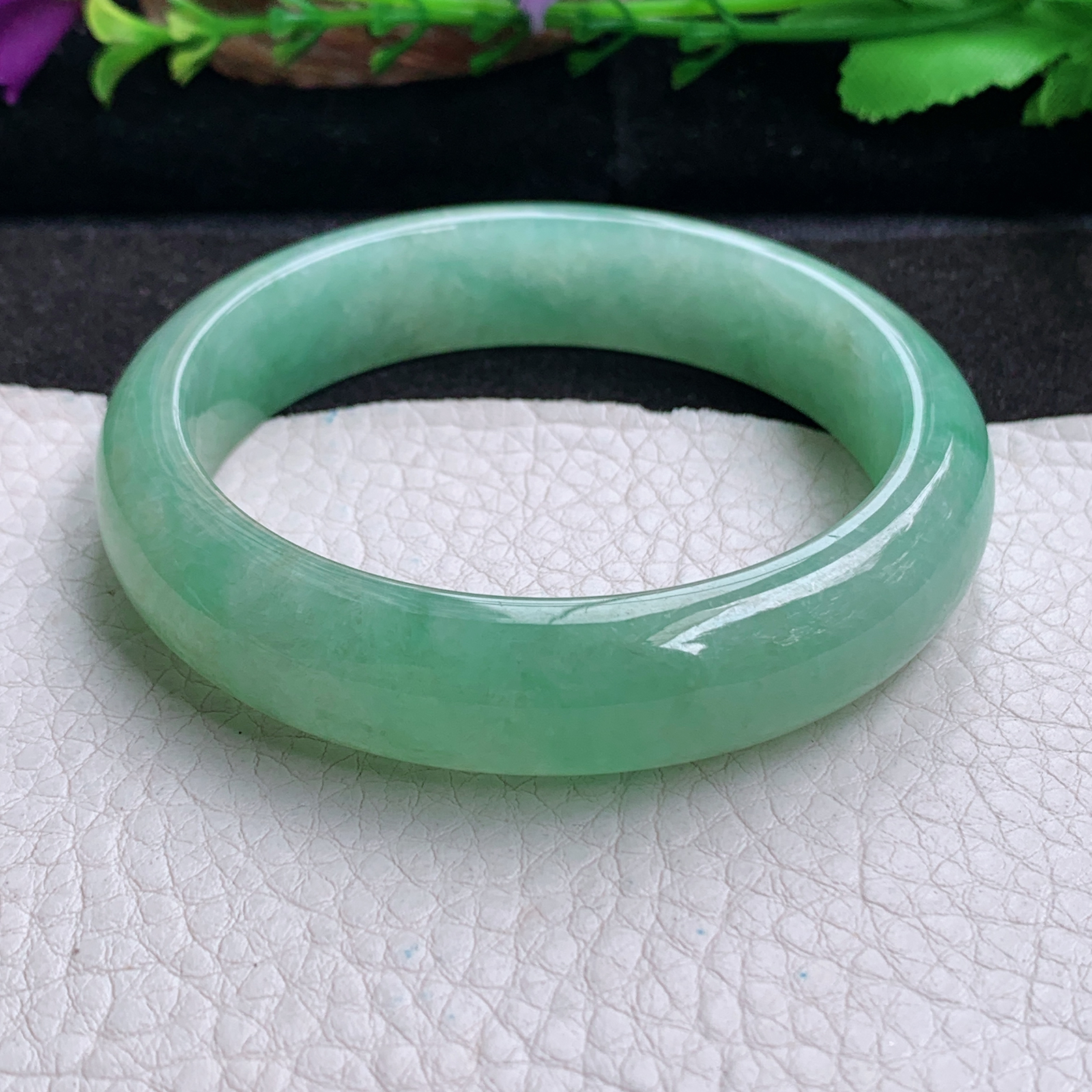 js实拍57*13.8*7.8平安镯 天然缅甸翡翠a货手镯满绿正圈玉镯子