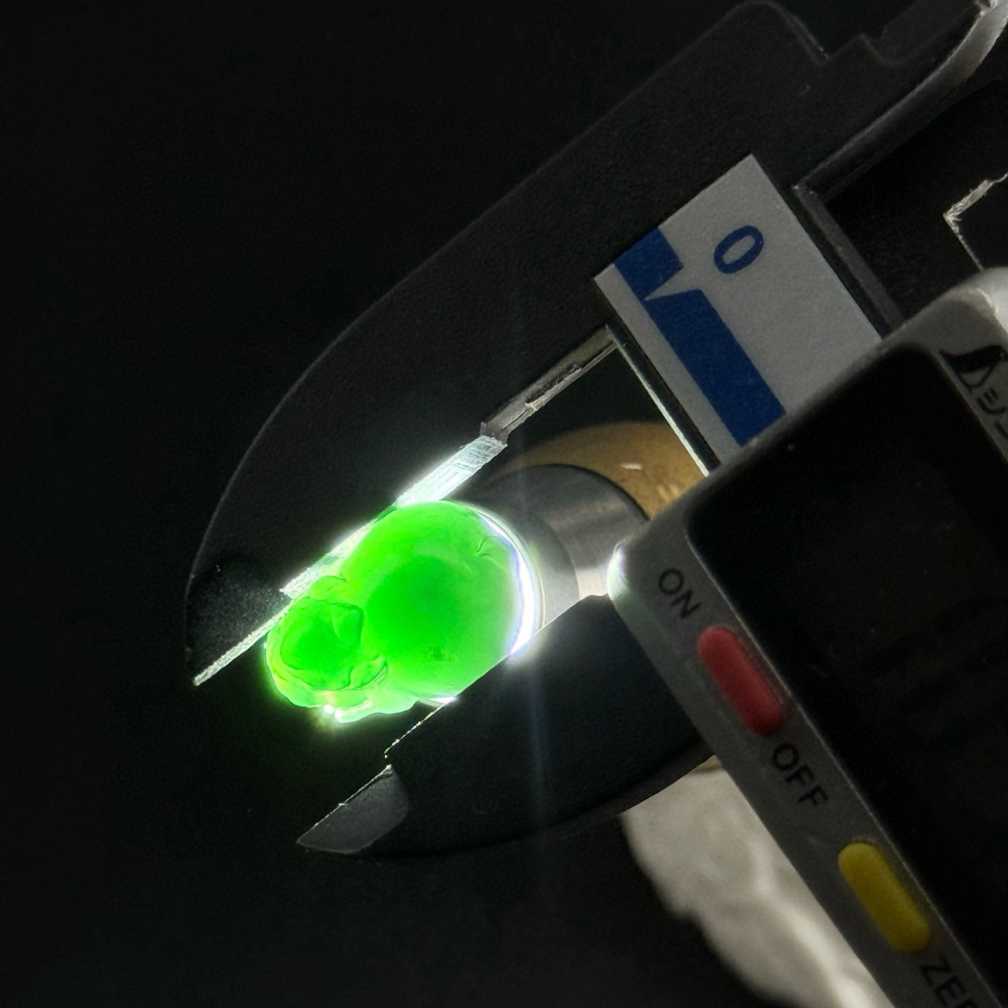 精品墨翠貔貅 种好色正 黑度极好 打灯通透 油性十足  尺寸14.8