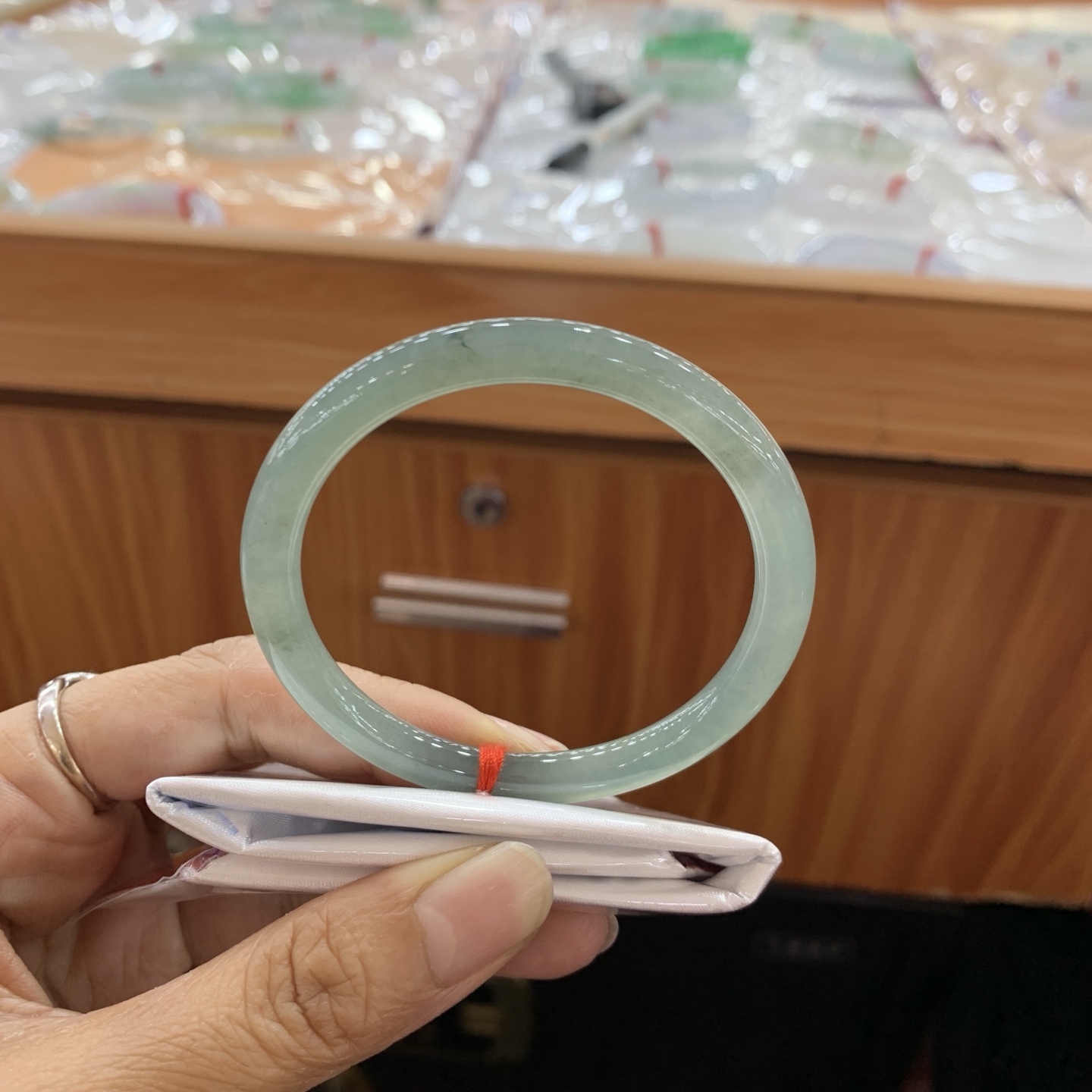 041001FN 蓝水圆条翡翠手镯 53.1-6-6.7