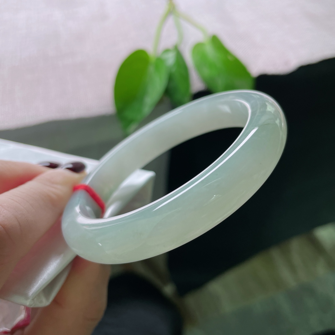 57.6/11.8/8.0，浅油正圈，水润，细腻，一点皮纹，贵气，耐看，ss49708a