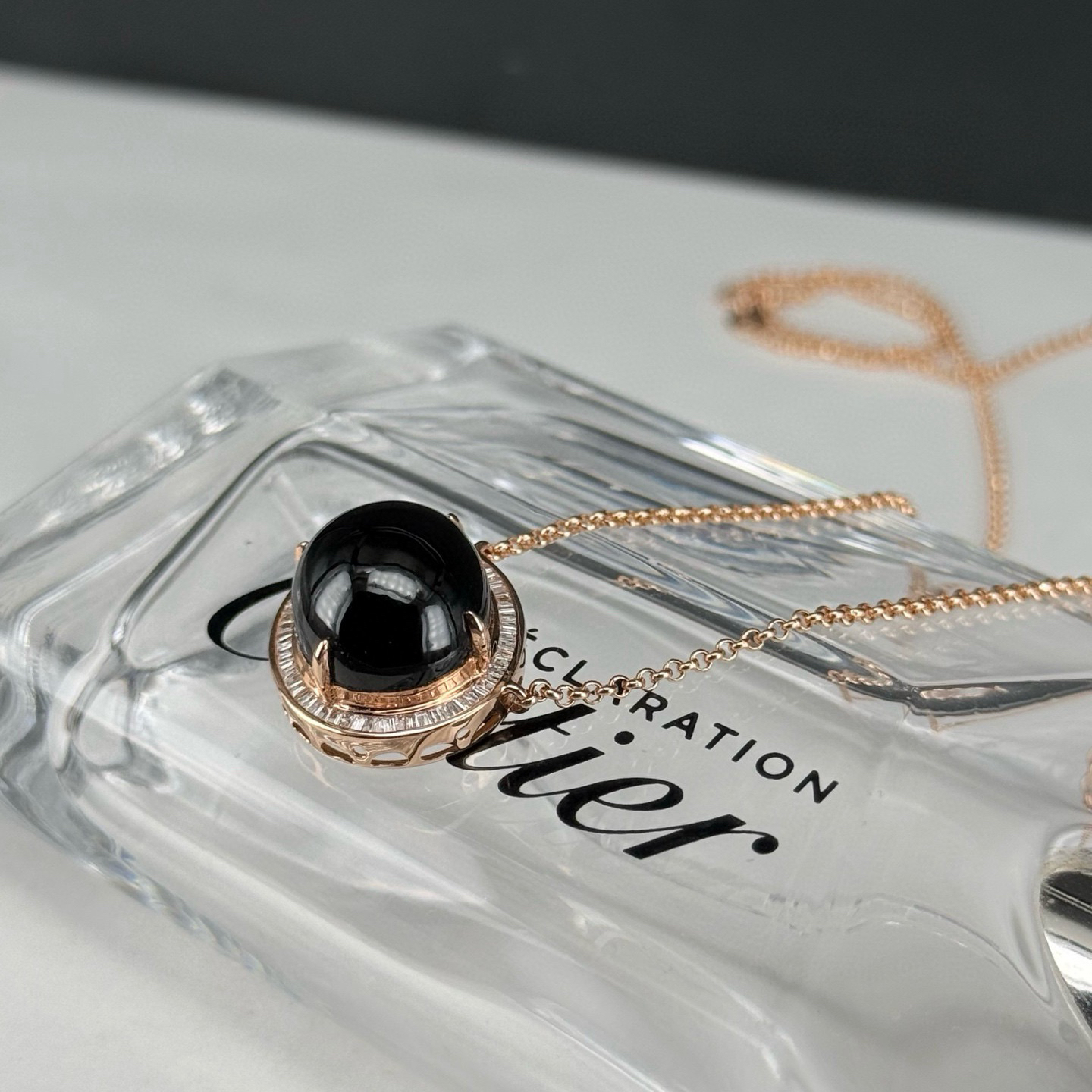 精品18k墨翠蛋面锁骨链 种好色正 黑度极好 打灯通透 油性十足 尺寸18.9