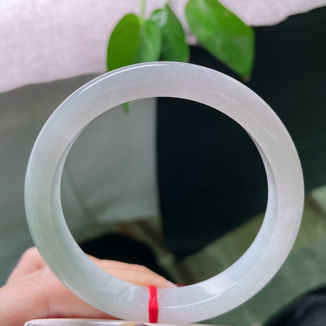 58/10.6/7.8，浅蓝底，正圈，贵气，耐看，甜美，雍容华贵，大气，无裂，ss51040a