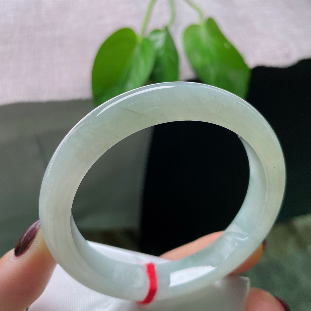 57.6/11.8/8.0，浅油正圈，水润，细腻，一点皮纹，贵气，耐看，ss49708a