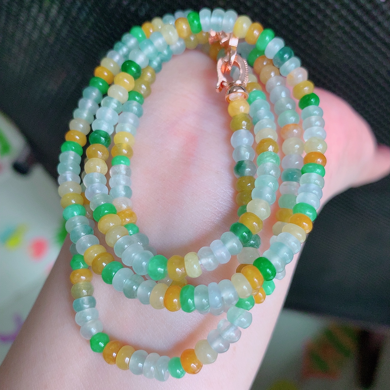 自然光实拍，冰多彩翡翠珠链，种老水足，冰清玉润  颜色漂亮  #001.1取一尺寸4.5