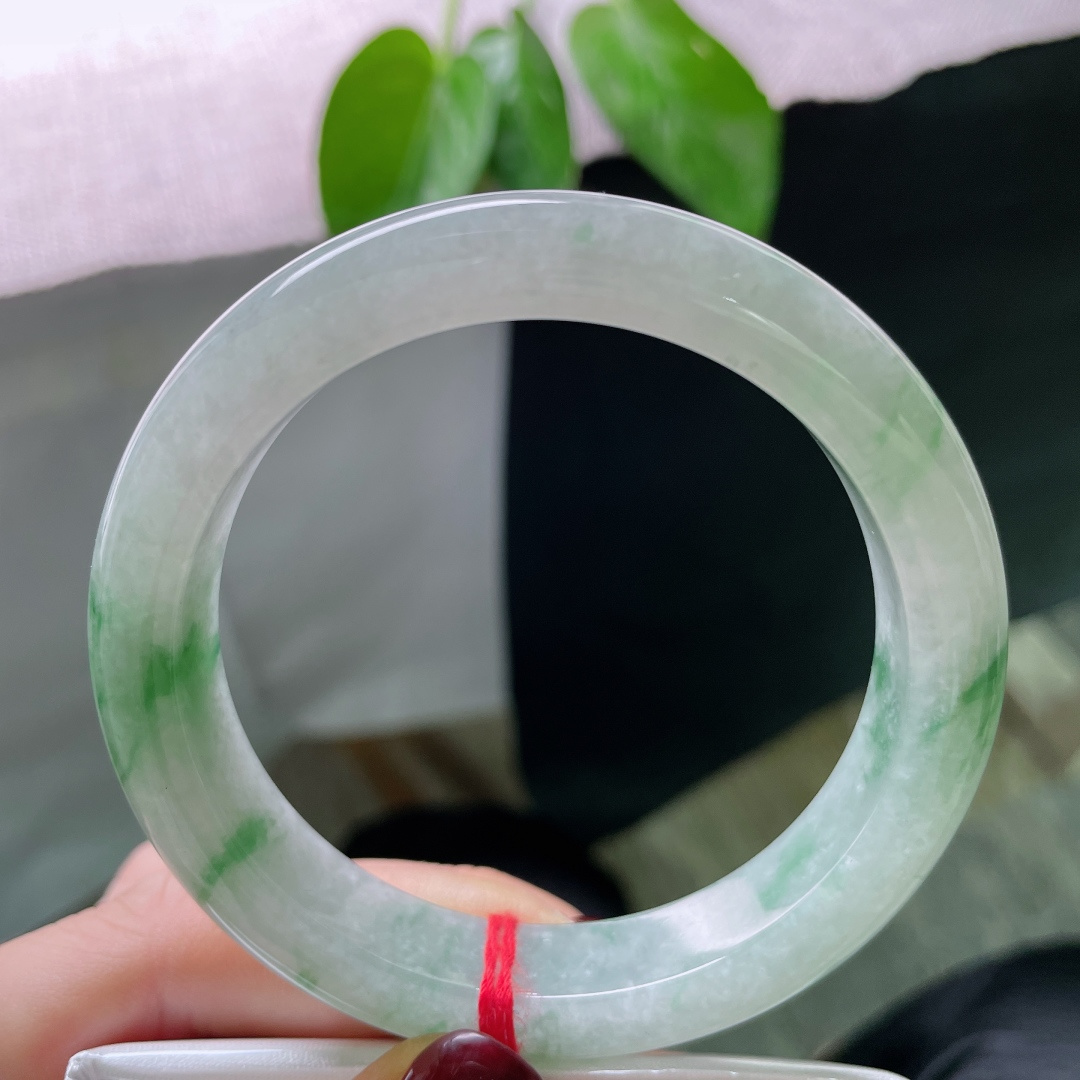 57.2/12/8.8飘花正圈，水润细腻，飘逸灵动，婉间艳丽，贵气，无裂，ss50763a