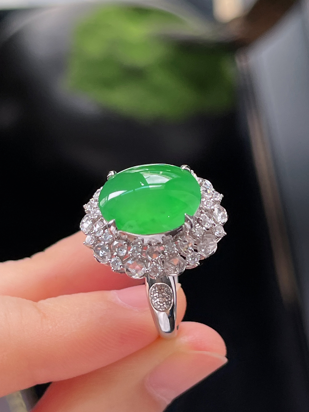 18k金 翡翠冰种满绿色戒指