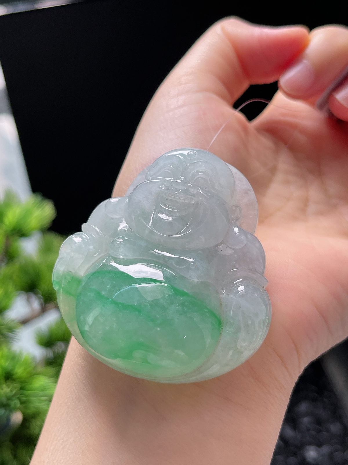 翡翠冰糯种飘绿佛公吊坠