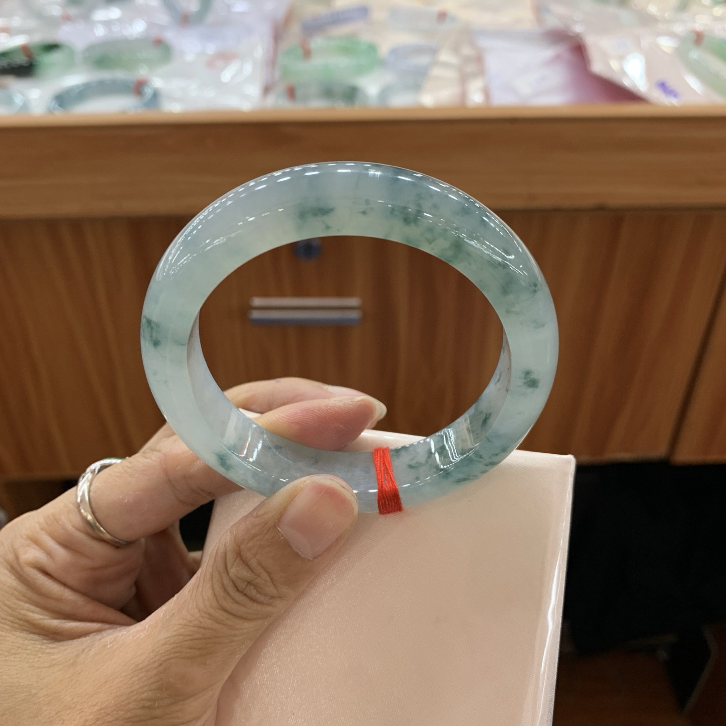 冰飘花正圈翡翠手镯
57.5-12.6-9