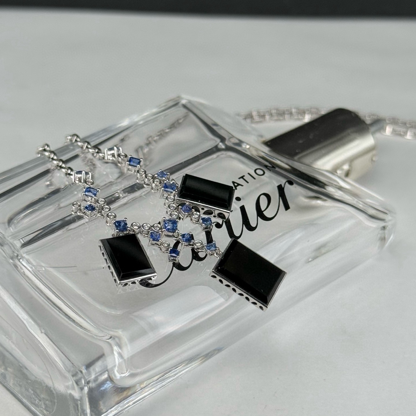 精品18k墨翠锁骨链 种好色正 黑度极好 打灯通透 油性十足  尺寸12.2