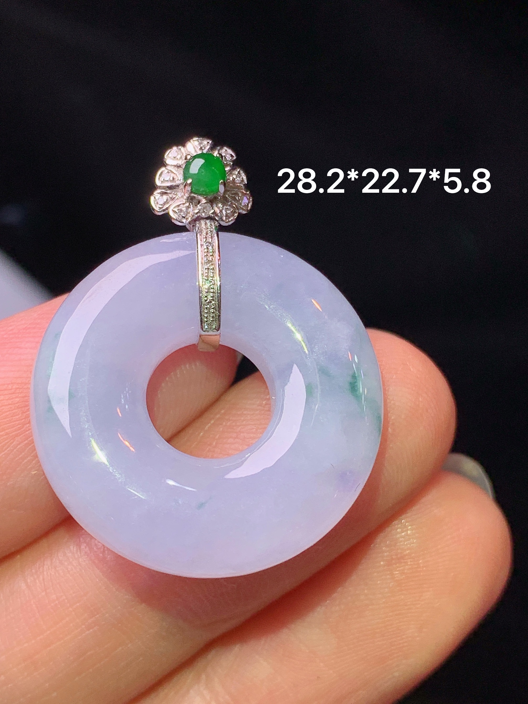 18k金钻镶嵌淡紫罗兰飘绿平安环吊坠 玉质细腻 色泽艳丽清新 水润亮眼 整体尺寸28.2*22.7*5.8L4