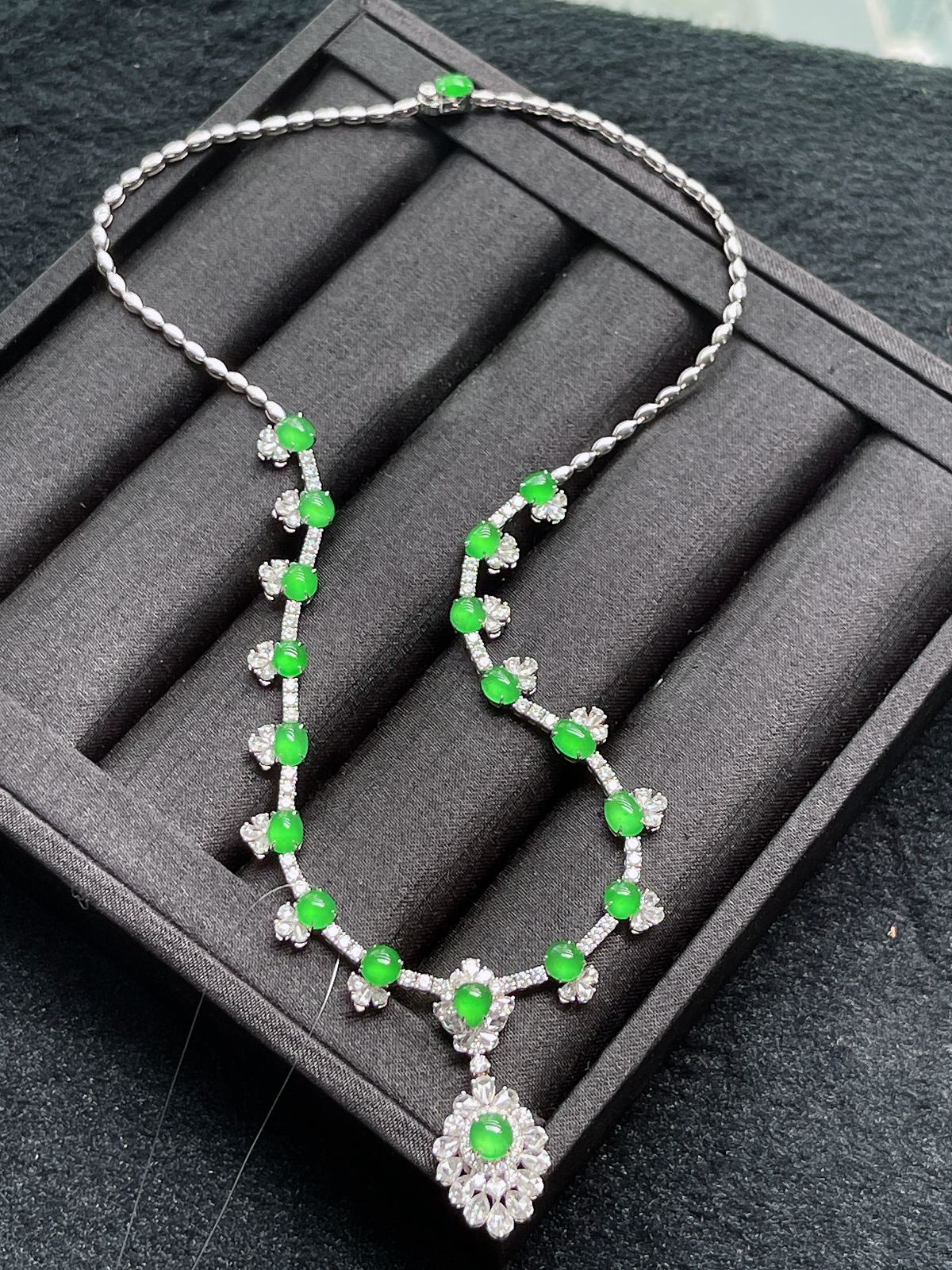 18k金 翡翠冰种绿色项链