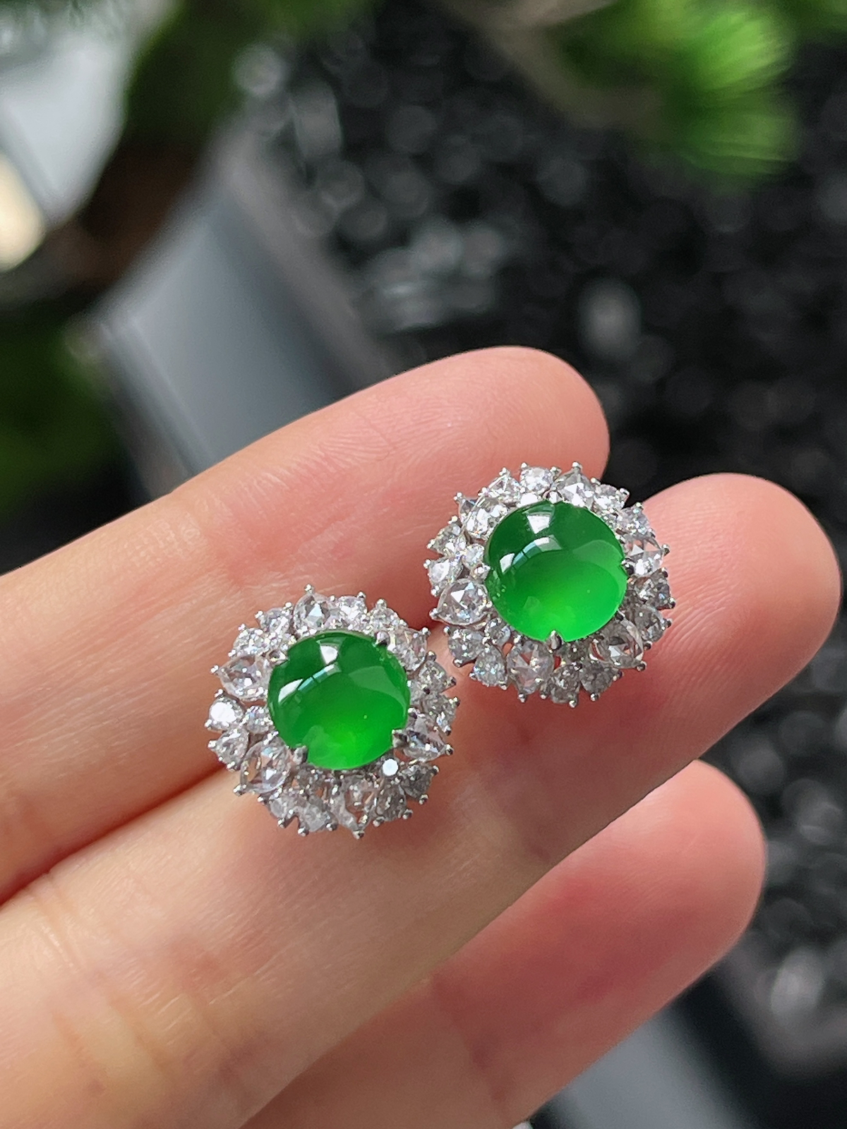 18k金 翡翠冰种满绿耳钉