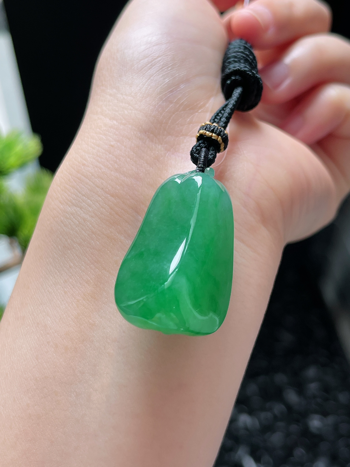 翡翠冰糯种满绿福瓜挂件