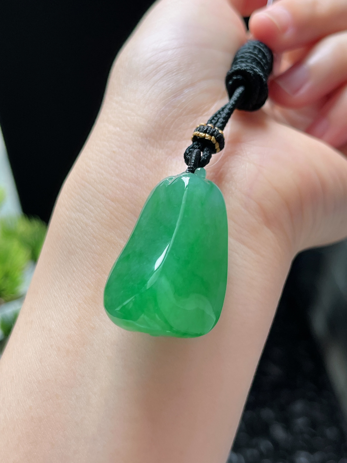 翡翠冰糯种满绿福瓜挂件