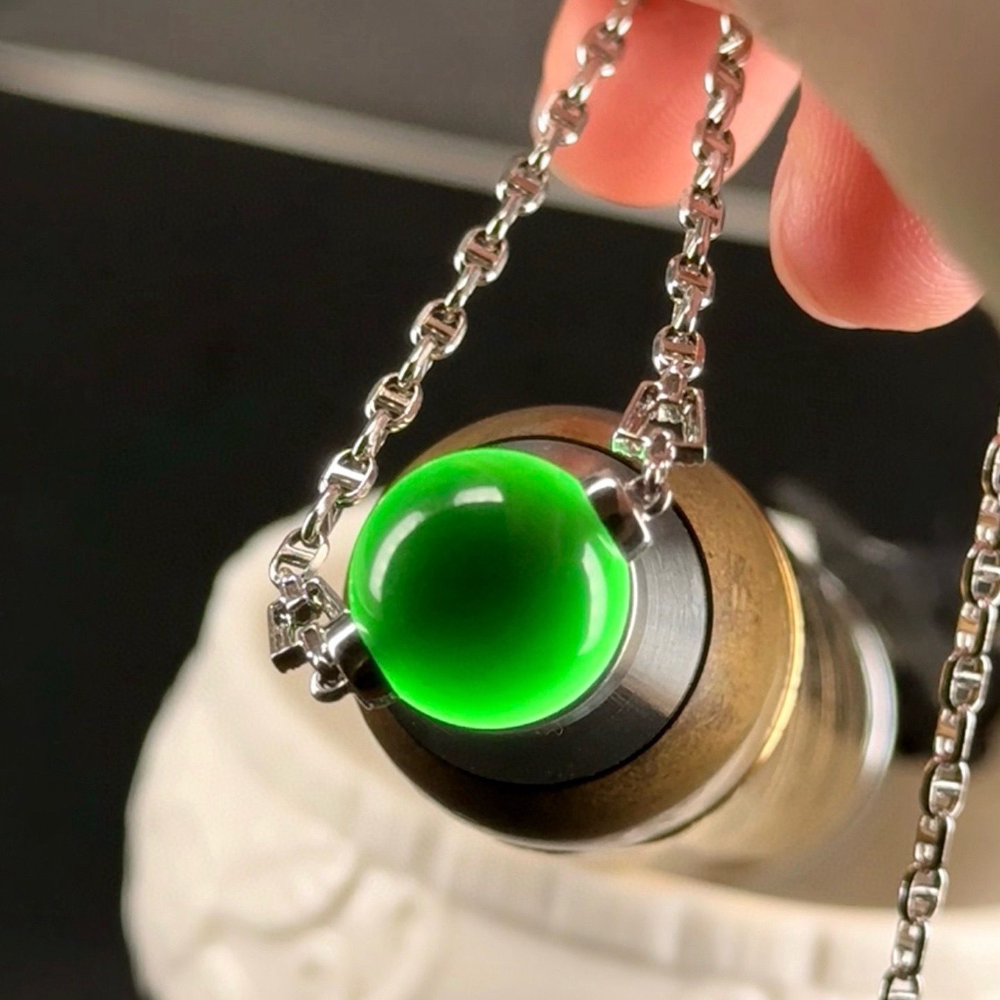 精品18k墨翠珠子锁骨链 种好色正 黑度极好 打灯通透 油性十足 尺寸12