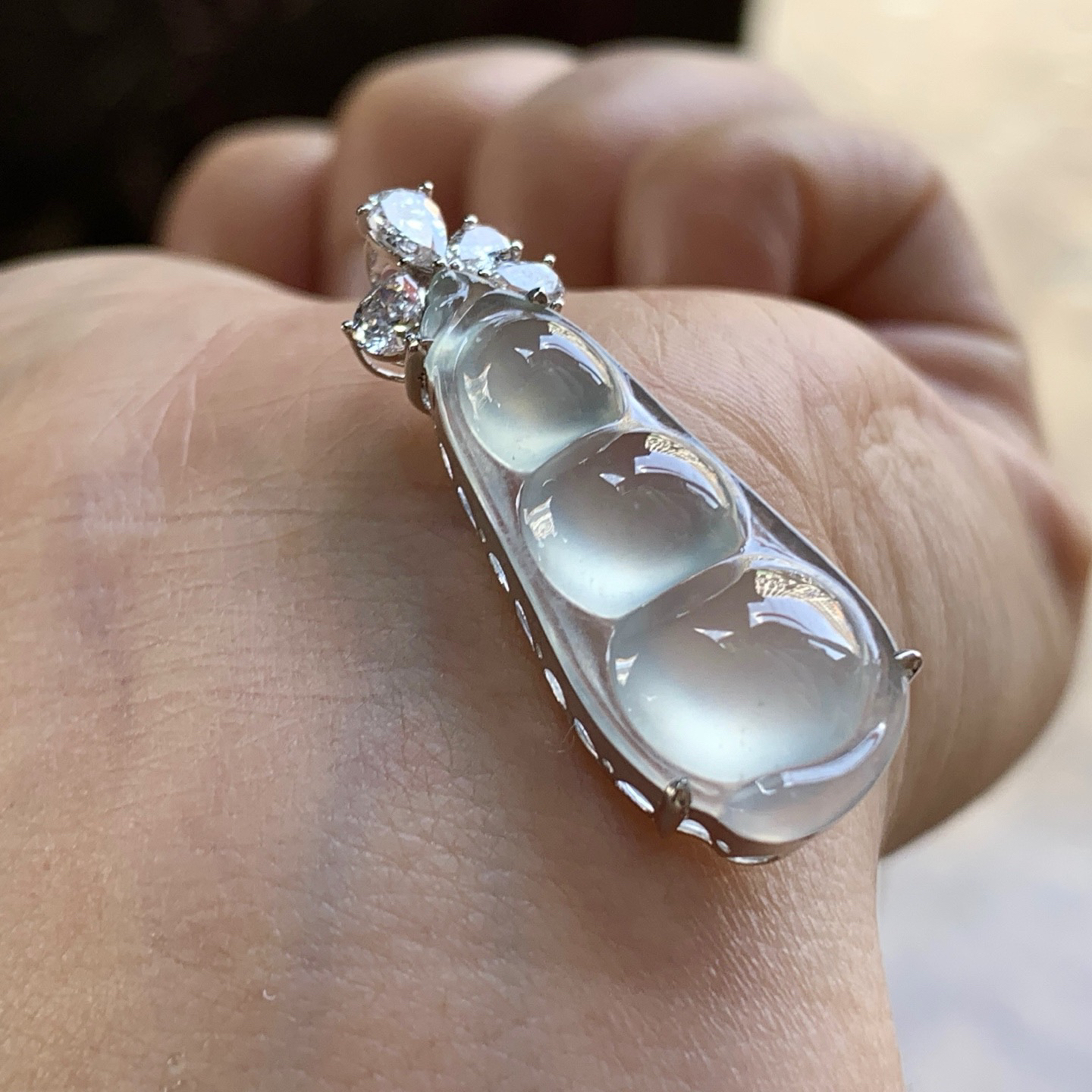 金钻镶嵌冰豆子^_^透亮 水润 尺寸27.8-12.8-4.5裸石