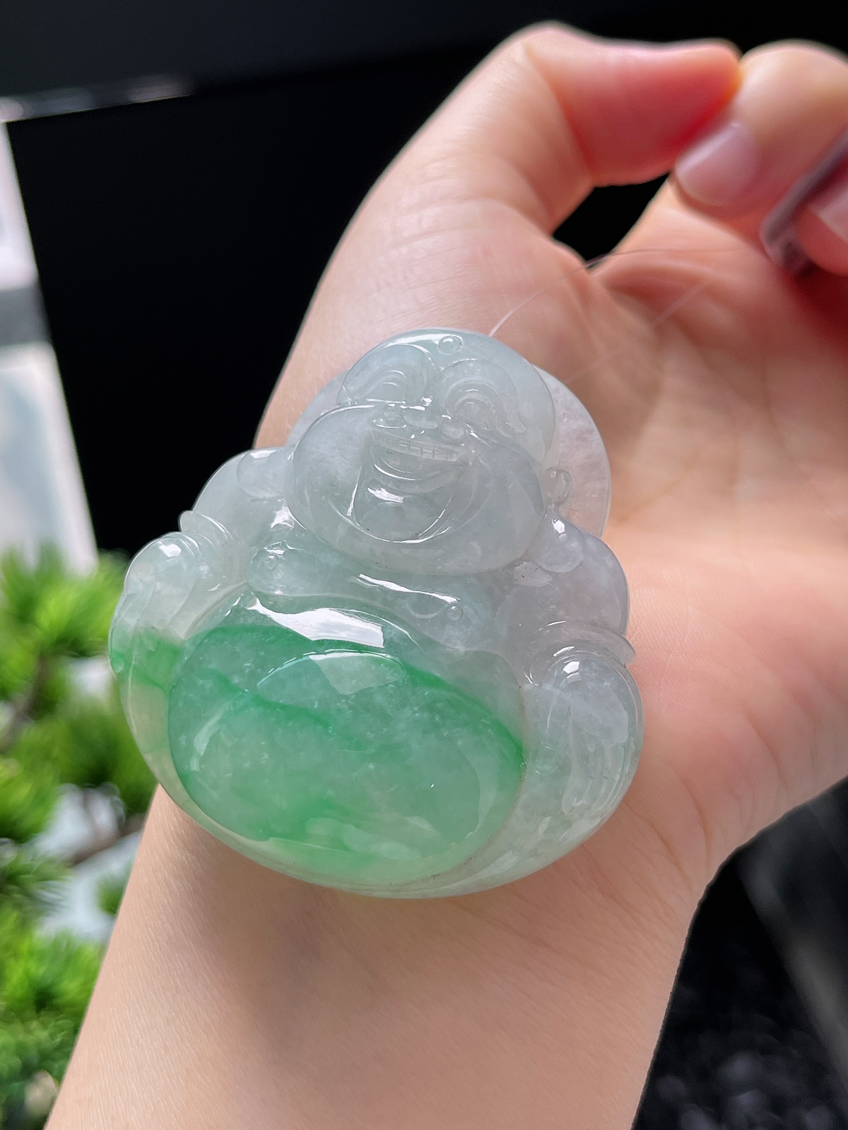 翡翠冰糯种飘绿佛公吊坠