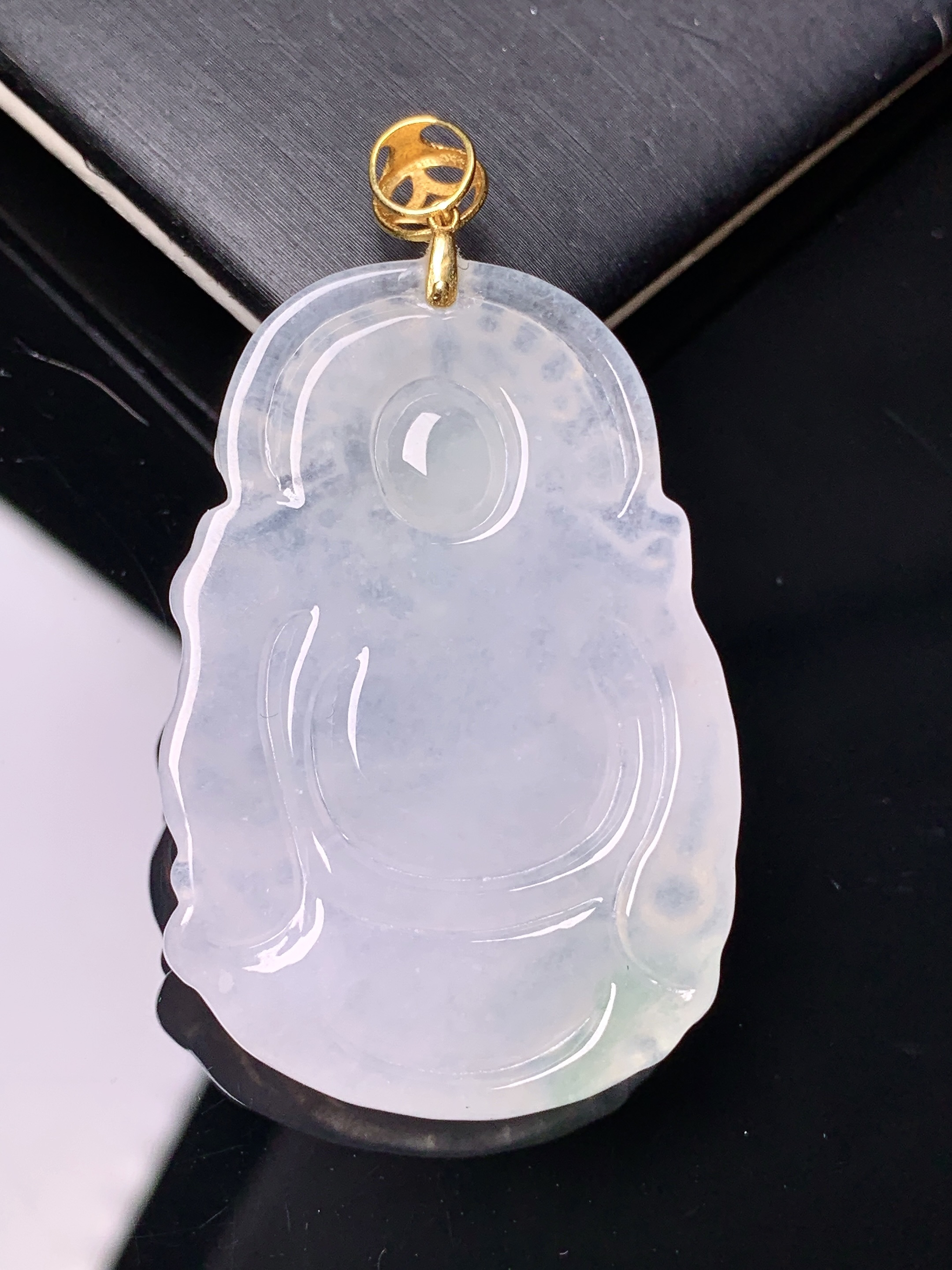18k金镶嵌冰种财神吊坠 玉质细腻 色泽艳丽清新 水润亮眼 整体尺寸51*28.8*6c1