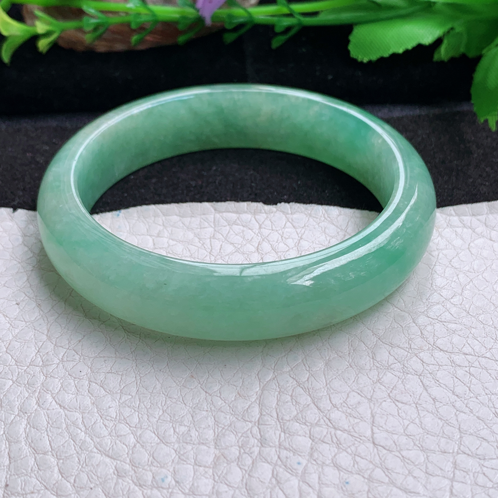 js实拍57*13.8*7.8平安镯 天然缅甸翡翠a货手镯满绿正圈玉镯子