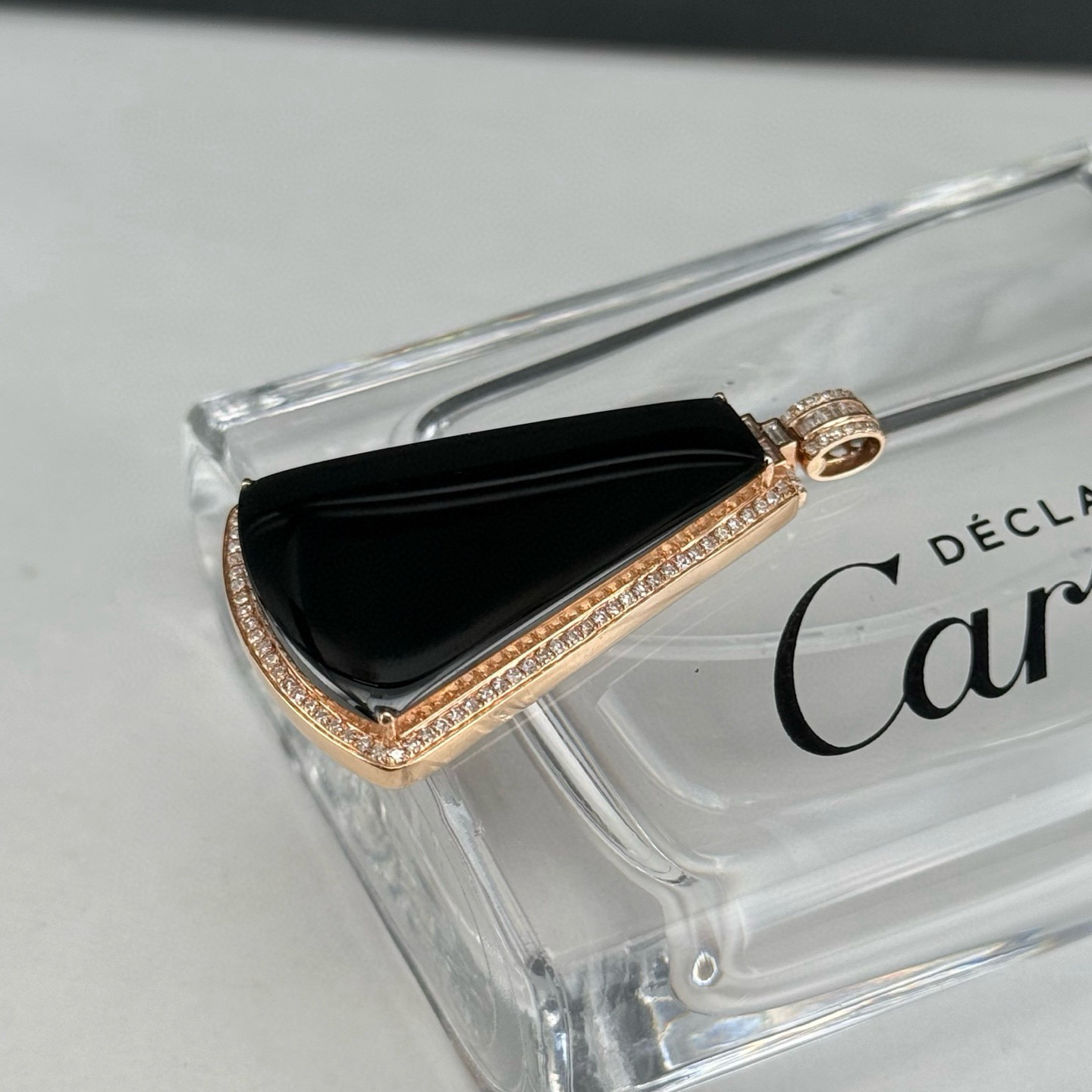 精品18k墨翠无事牌 种好色正 黑度极好 打灯通透 油性十足  尺寸43.3